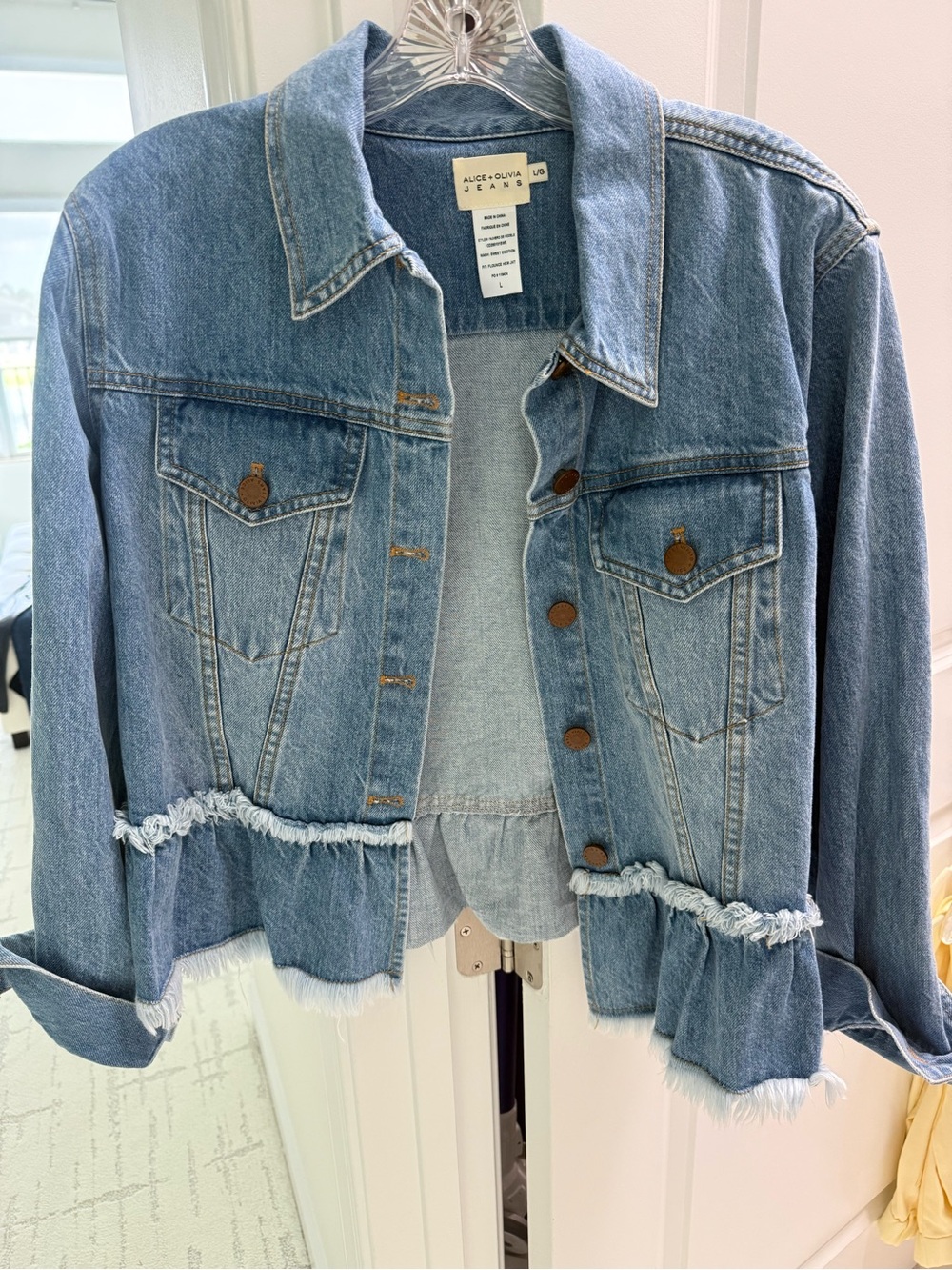 Alice + Olivia Light Blue Frayed-Hem Cropped Denim Jacket - Picture 1 of 2